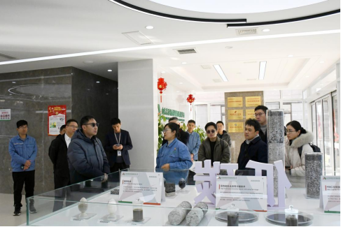 中国三峡建工（集团）有限必胜(中国)官网工程技术中心一行到沥青必胜(中国)官网参观调研
